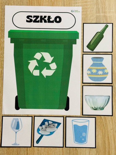DZIEŃ ZIEMI KOSZE NA ŚMIECI PLANSZE INFORMACYJNE, NAUKA SEGREGACJI 12 STRON 