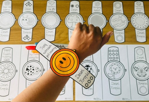 ZEGARKI DZIEŃ KROPKI Z HASŁAMI MOTYWACYJNYMI 60 WZORÓW