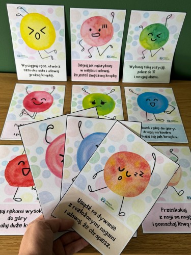 KARTY RUCHOWE DZIEŃ KROPKI 12 SZTUK